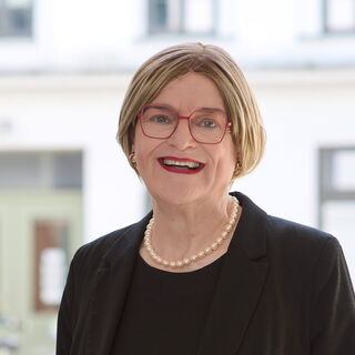 Dr. Victoria Rössler